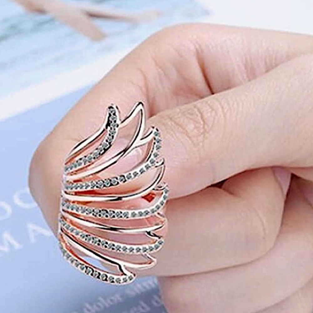 ZIRCON ROSE GOLD ANGEL WING RING - Picture 3 of 6